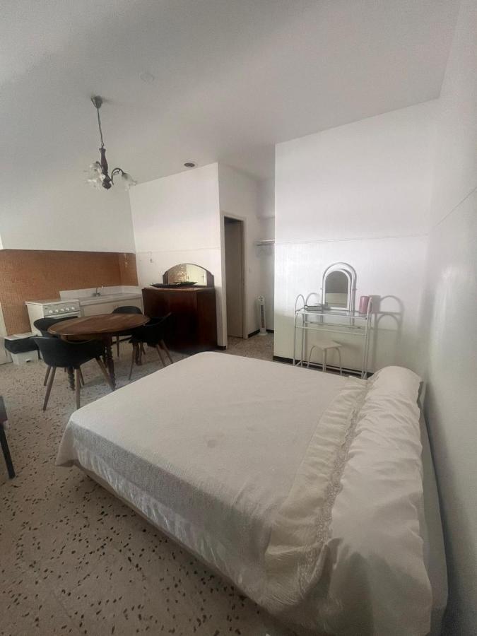 آجد Appartement Studio Les Pieds Dans L'Eau المظهر الخارجي الصورة